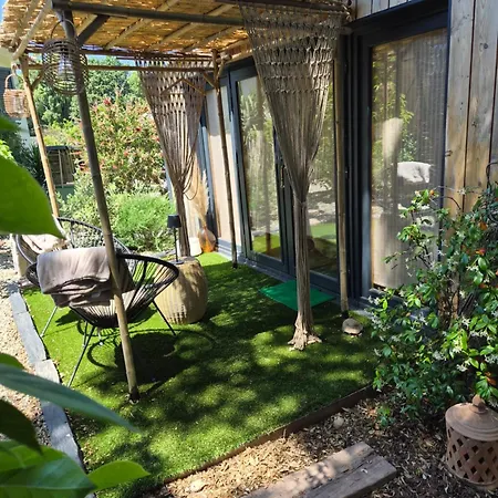 Le Cabanon De Casaoma B&B *